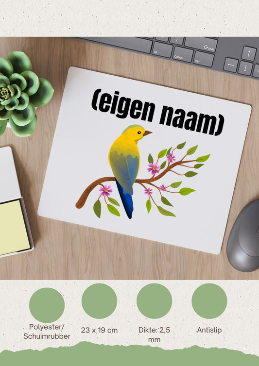 vogel in een boom met eigen naam Muismat